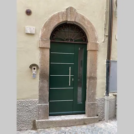 Domus Tuscia Via Estrema 2 * Viterbo